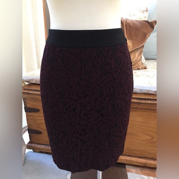 Ann Taylor Loft pencil skirt - Picture 6 of 6